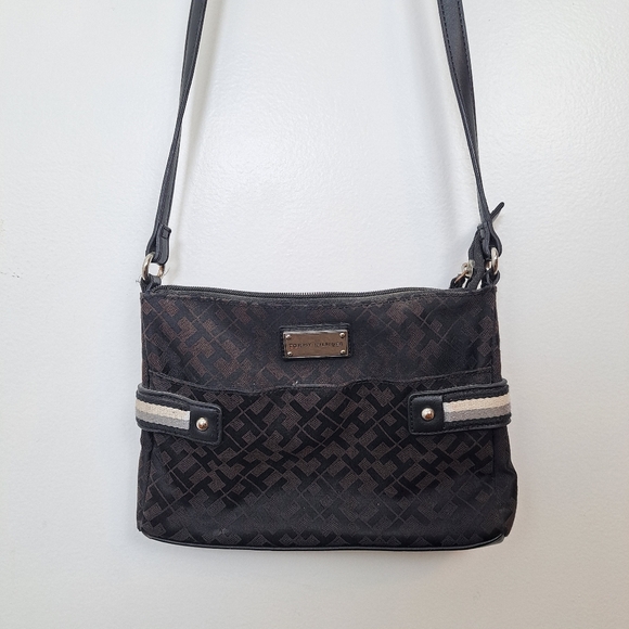 Tommy Hilfiger Black Small Classic Slim Minimalist Crossbody Bag Purse - Picture 2 of 7